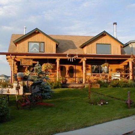Idle Spurs Log Cabin Bed & Breakfast Black Diamond Екстериор снимка