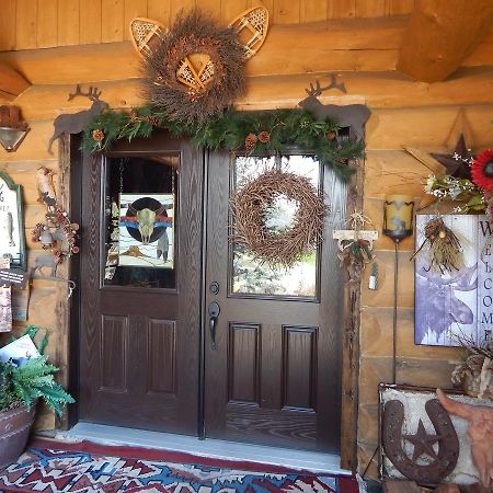 Idle Spurs Log Cabin Bed & Breakfast Black Diamond Екстериор снимка