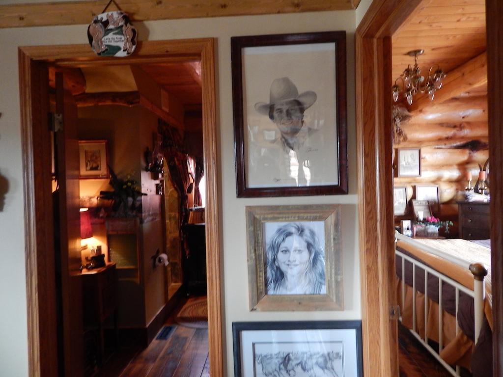 Idle Spurs Log Cabin Bed & Breakfast Black Diamond Екстериор снимка
