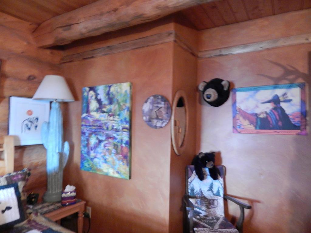 Idle Spurs Log Cabin Bed & Breakfast Black Diamond Екстериор снимка
