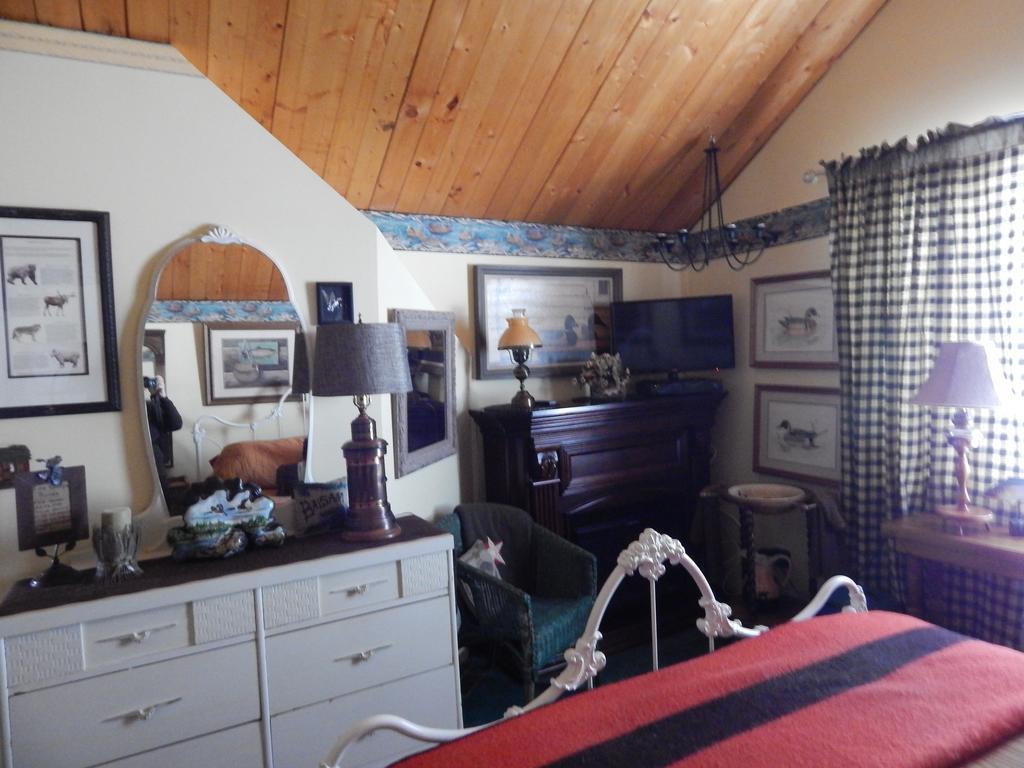 Idle Spurs Log Cabin Bed & Breakfast Black Diamond Екстериор снимка