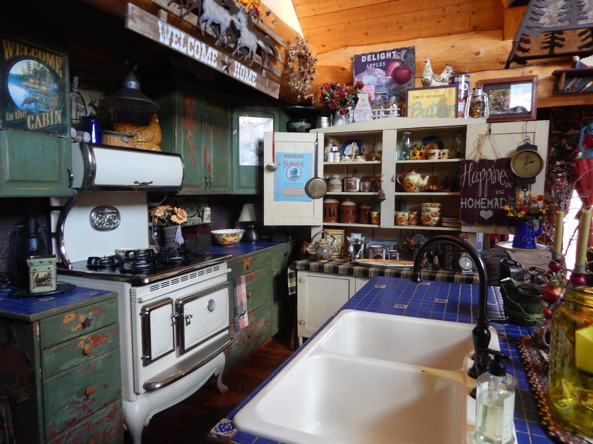 Idle Spurs Log Cabin Bed & Breakfast Black Diamond Екстериор снимка